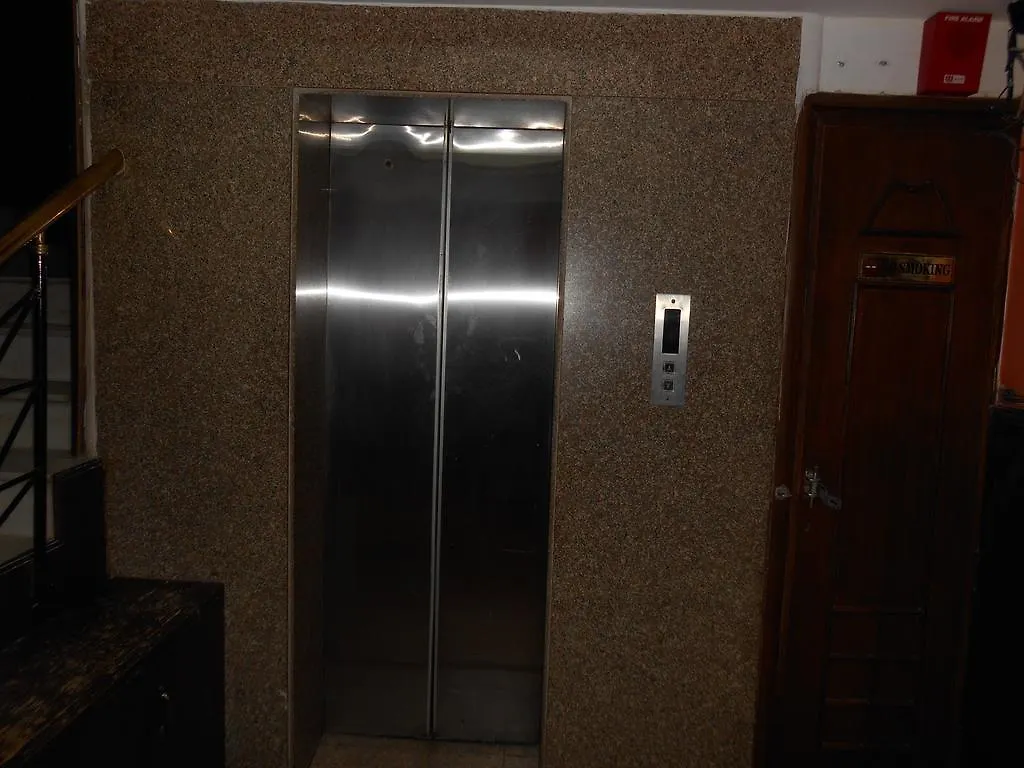 Bed & Breakfast Hotel Le - Crown Chandigarh